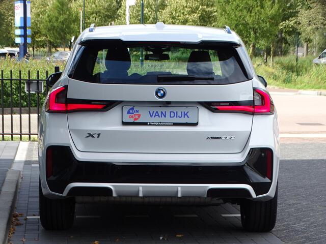 BMW X1 xDrive25e M Sportpakket Shadow-line Adaptief M-onderstel Sportstoelen Driving Assistant Plus Luxury Dashboard 18" LM Velgen