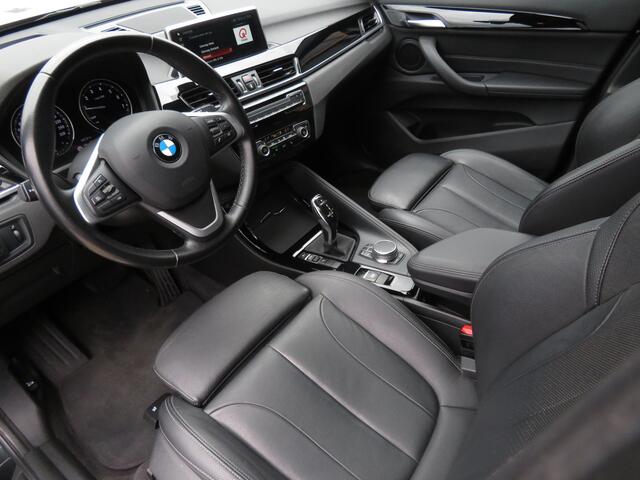 BMW X1 sDrive20i Automaat Edition III Airco Cr-Control CarPlay Panoramadak