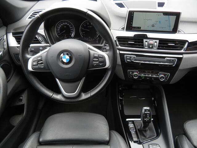 BMW X1 sDrive20i Automaat Edition III Airco Cr-Control CarPlay Panoramadak