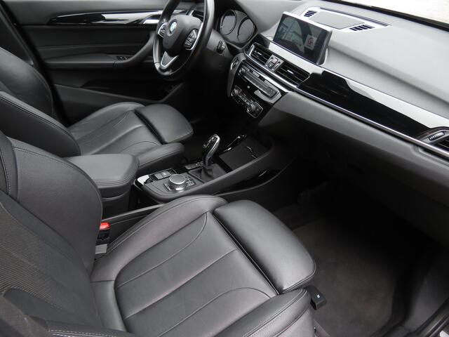 BMW X1 sDrive20i Automaat Edition III Airco Cr-Control CarPlay Panoramadak