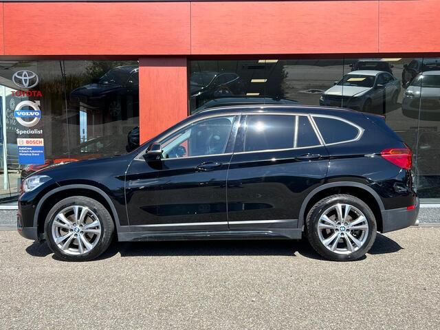 BMW X1 xDrive20i High Executive Sport-line AUT | LEER | 18'' | NAV | TREKHAAK