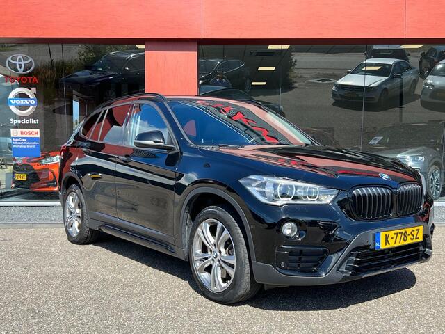 BMW X1 xDrive20i High Executive Sport-line AUT | LEER | 18'' | NAV | TREKHAAK