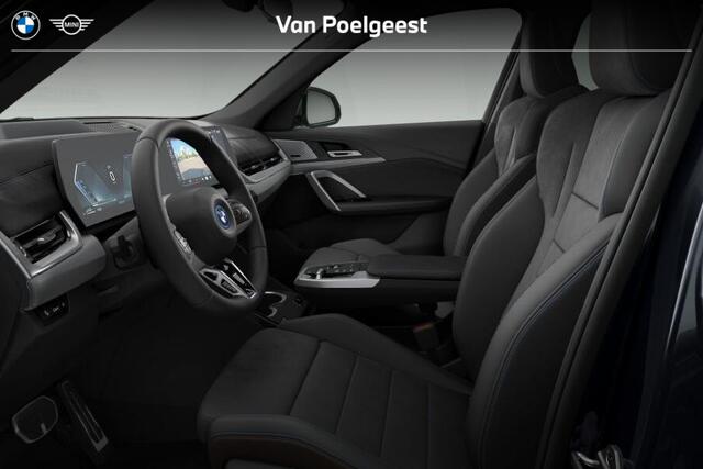 BMW X1 xDrive25e M-Sport Pro / Stoelverwarming / Trekhaak / 20inch / Stuurwielrandverwarming / Harman Kardon