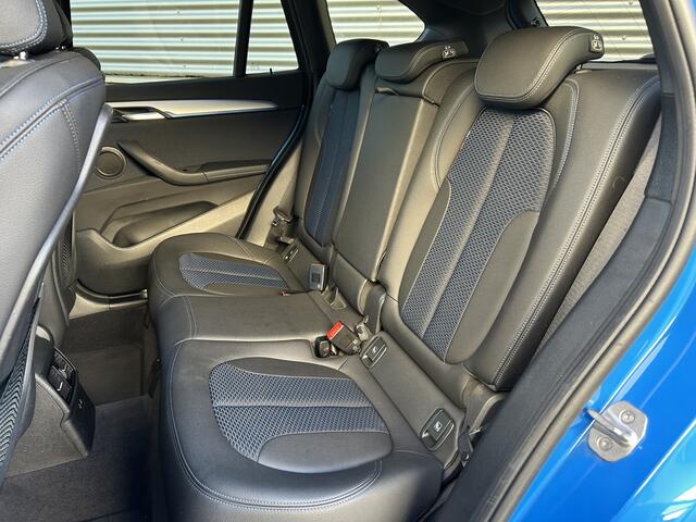 BMW X1 sDrive18i High Executive Edition | M Sport | Getint Glas | Navigatiesysteem Full Map |
