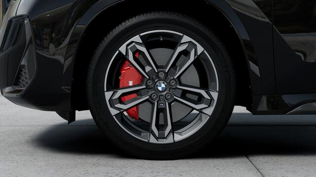 BMW X1 xDrive30e M Sport Automaat / Trekhaak / Sportstoelen / Adaptieve LED / M Adaptief onderstel / Parking Assistant Plus / Comfort Access / Stuurverwarming