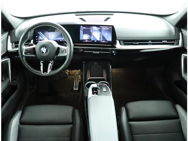 BMW X1 sDrive18i M-Sportpakket | Trekhaak | M Adaptief onderstel | Adaptieve LED koplampen | Comfort Access | Verwarmde voorstoelen