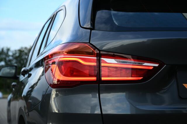 BMW X1 sDrive 18i Sport Line LED PDC Clima Trekhaak
