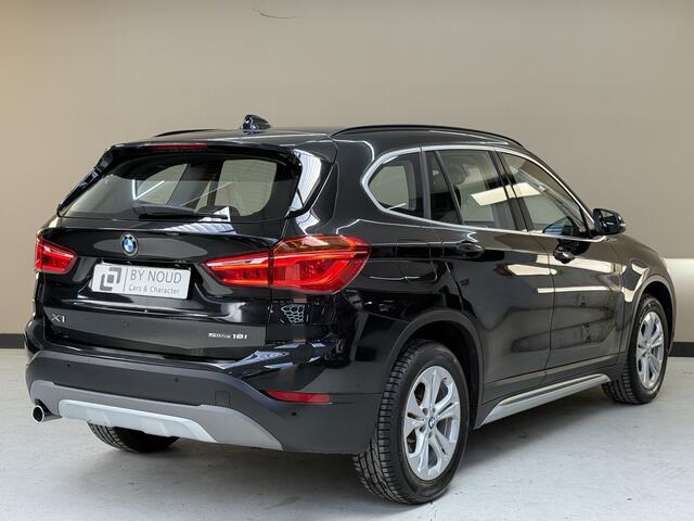 BMW X1 sDrive18i Executive, 136Pk, 2018, 2de eigenaar, Volledig leder, Navigatie, Cruise control, Stoelverwarming, Climate control, Sportstoelen, Elektrische achterklep, Sfeerverlichting