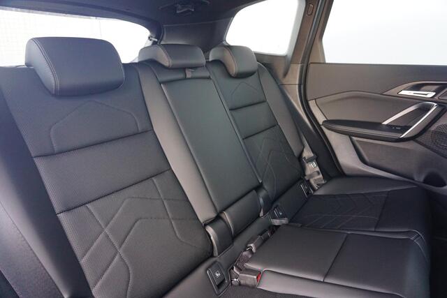 BMW X1 xDrive25e M Sportpakket 19'' / Comfort Acces / Trekhaak / Stuurwielrand verwarmd