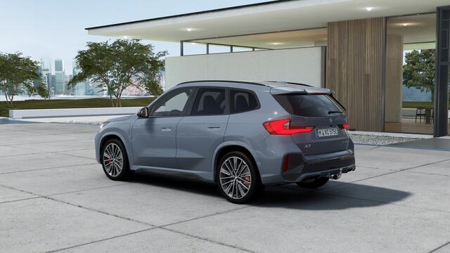BMW X1 xDrive25e High Executive M Sport Automaat / Panoramadak / Trekhaak / Sportstoelen / M Adaptief onderstel / Comfort Access / Adaptieve LED / Head-Up / Harman Kardon