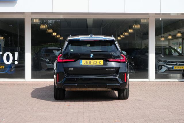 BMW X1 xDrive25e 245pk Aut. M Sport | Navi | Climate | Keyless | Camera | Alcatara | Elektrische Achterklep | Stoelverwarming | PDC