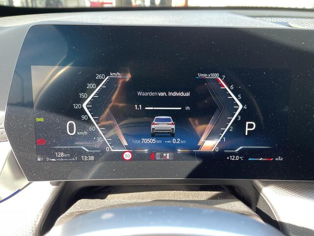 BMW X1 sDrive18i M Sport Shadow Line 18"/Sportstoelen/Adaptieve cruise/Keyless/Stoelverwarming/Camera/Elektrisch klep