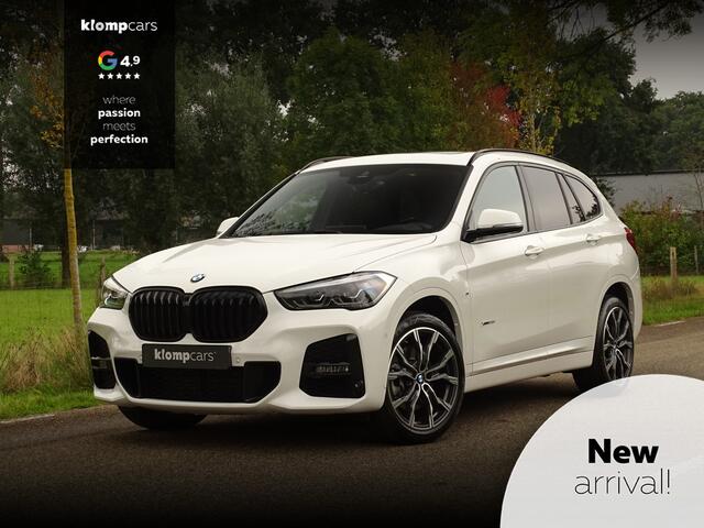 BMW X1 xDrive25i M-Sport | HUD | Carplay | Pano | Ad.Cruise | 19"| All black | Full Options!