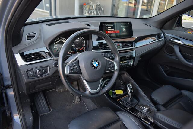 BMW X1 sDrive20i Business Edition Plus | Trekhaak | Pano | Leer | CarPlay | Stoelverw.
