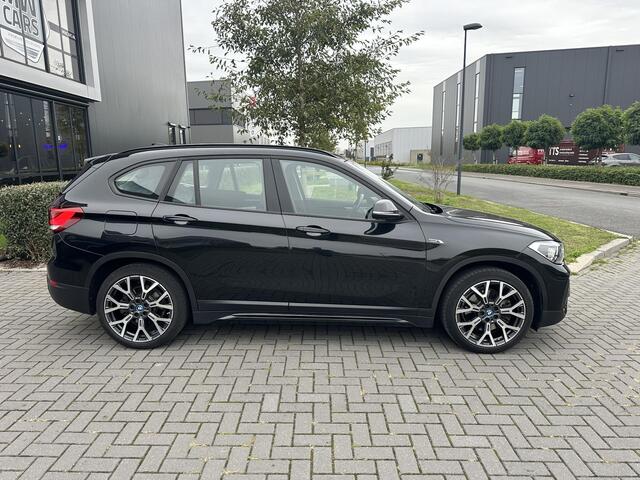 BMW X1 xDrive25e Sportline LED Camera Keyless Sportstoelen