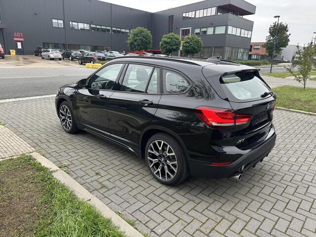 BMW X1 xDrive25e Sportline LED Camera Keyless Sportstoelen