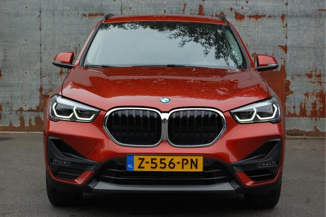 BMW X1 sDrive18i High Exe / Navi / Leder / 2020 / 32DKM!