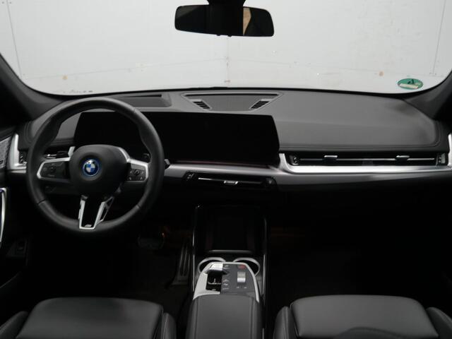 BMW X1 xDrive30e M-Sport | Trekhaak | Harman Kardon | CoPilot | Head-Up Display | Actief stoelen