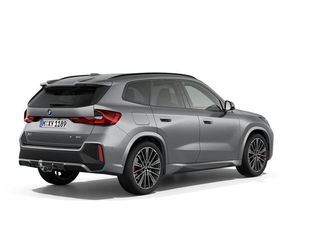 BMW X1 xDrive23i High Executive | M Sportpakket Pro | Trekhaak | Panoramadak | Harman Kardon | Innovation Pack | Comfort Pack | Travel Pack