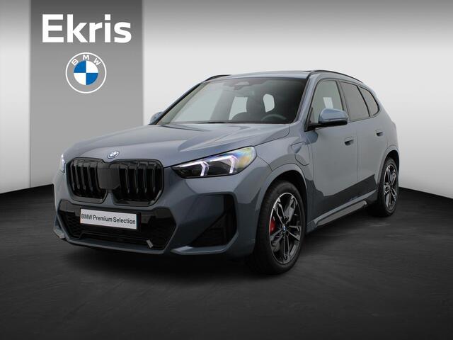 BMW X1 xDrive25e M Sportpakket Pro | Premium Pack | Travel Pack | Stuurwielrand Verwarmd | Trekhaak | Panoramadak | Driving Assistant | Parking Assistant | Harman Kardon | 19''