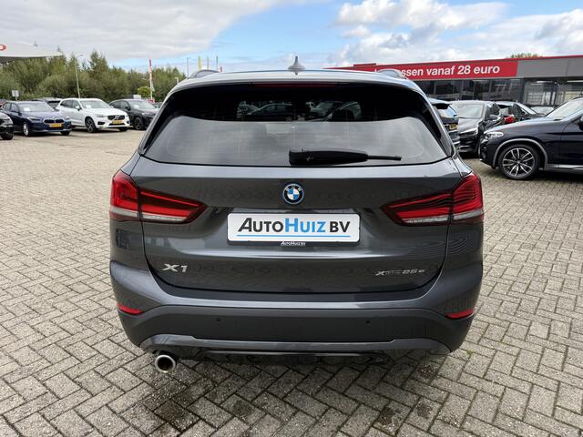 BMW X1 xDrive25e High Executive Sport Line Head-Up Display LED Elek Stoelverstelling Navi Plus PDC 18 Inch