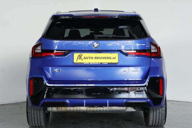 BMW X1 xDrive30e M-Sport / Pano / Leder / HUD / Trekhaak / CarPlay