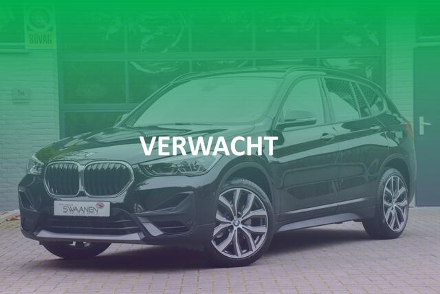 BMW X1 sDrive20i High Executive | Pano | Leer