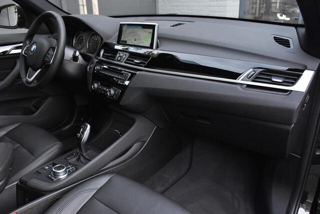 BMW X1 sDrive20i High Executive | Pano | Leer
