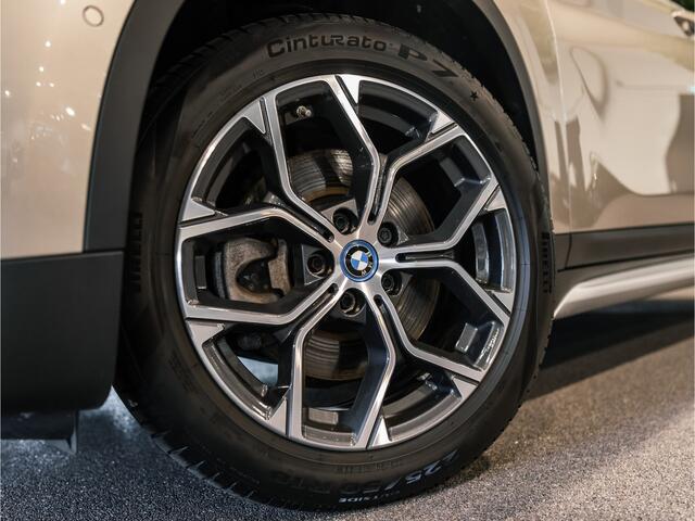 BMW X1 xDrive25e Executive X-Line | Panorama | Camera | 4x4 | Navigatie | Leder