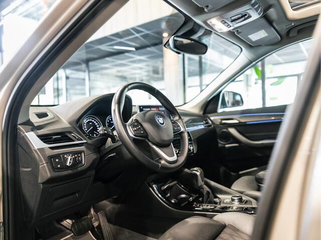 BMW X1 xDrive25e Executive X-Line | Panorama | Camera | 4x4 | Navigatie | Leder