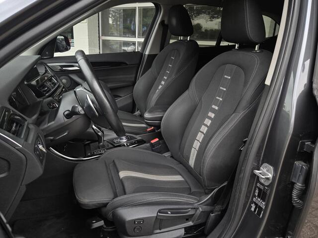 BMW X1 sDrive20i SPORTLINE | HARMAN KARDON | SPORTSTOELEN | TREKHAAK | STOELVERWARMING |