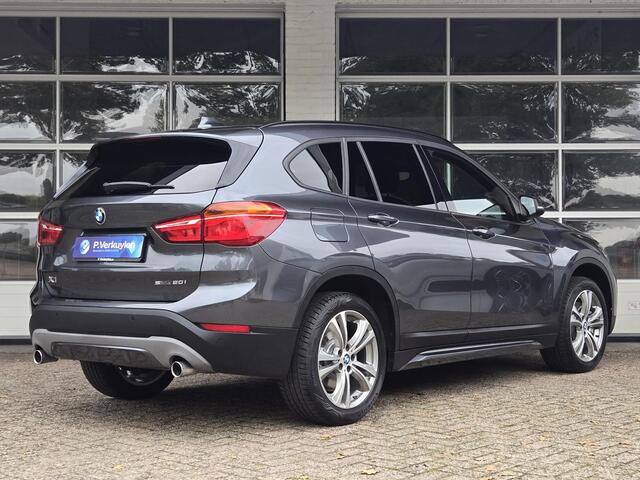 BMW X1 sDrive20i SPORTLINE | HARMAN KARDON | SPORTSTOELEN | TREKHAAK | STOELVERWARMING |