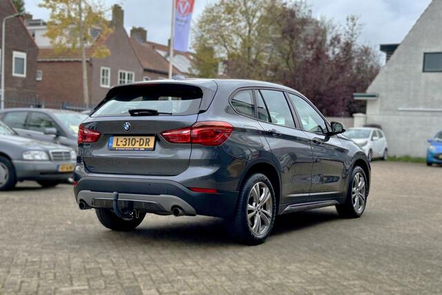BMW X1 xDrive20i Executive 192pk | afneembare trekhaak | 2.000kg trekgewicht