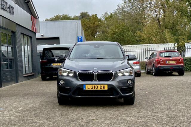 BMW X1 xDrive20i Executive 192pk | afneembare trekhaak | 2.000kg trekgewicht
