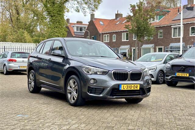 BMW X1 xDrive20i Executive 192pk | afneembare trekhaak | 2.000kg trekgewicht