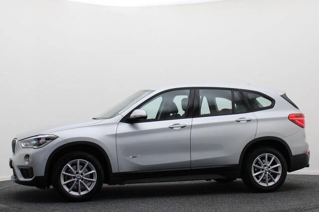 BMW X1 sDrive18i Centennial High Executive Automaat Camera, LED, Navigatie, Climate, Trekhaak, PDC