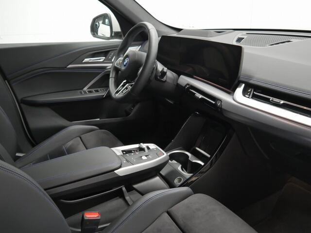 BMW X1 xDrive30e | M-Sport | Harman/kardon | Stoel + stuurverw | Head-Up | Co Pilot | Trekhaak