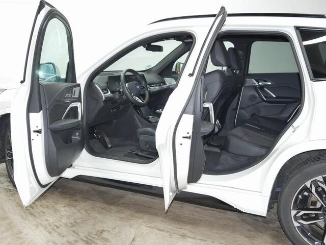 BMW X1 xDrive30e | M-Sport | Harman/kardon | Stoel + stuurverw | Head-Up | Co Pilot | Trekhaak