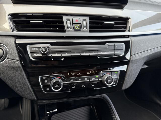 BMW X1 xDrive25e X-Line Pano/HUD/stoelwarm