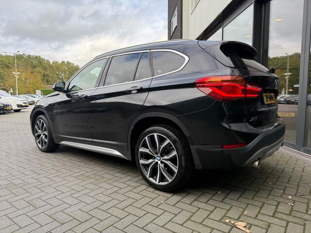 BMW X1 sDrive20i 192pk High Exe,Pano,LED,Sportleer,HUD,NaviPro,Stoelverw,Clima,Cruise,Camera