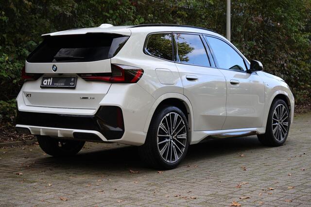 BMW X1 sDrive20i VOL | M-Sport | Pano | HUD | Harman Kardon | Keyless | Adap Cruise | 360 cam | Comf stoel + memory | Etc.