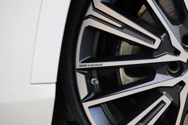 BMW X1 sDrive20i VOL | M-Sport | Pano | HUD | Harman Kardon | Keyless | Adap Cruise | 360 cam | Comf stoel + memory | Etc.