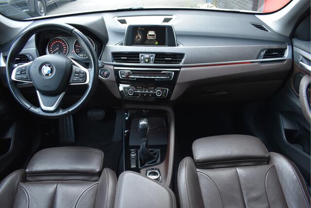 BMW X1 sDrive18i Centennial High Executive AUT. Sportstoelen, Leder, Cruise, PDC, Stoelverwarming