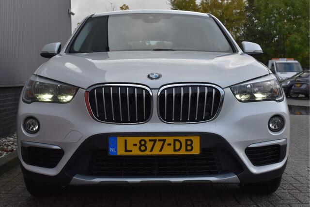 BMW X1 sDrive18i Centennial High Executive AUT. Sportstoelen, Leder, Cruise, PDC, Stoelverwarming