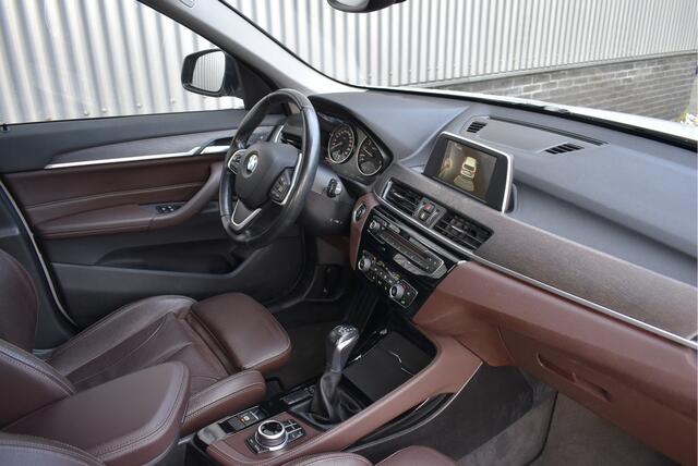 BMW X1 sDrive18i Centennial High Executive AUT. Sportstoelen, Leder, Cruise, PDC, Stoelverwarming