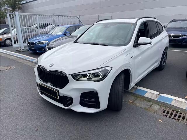 BMW X1 xDrive25e High Executive M Sport LED Head-Up Display Panoramadak Trekhaak Elek. Stoelverstelling 19 Inch Achteruitrijcamera Stuurverwarming ACC BTW Vol!!!!