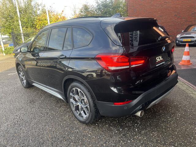 BMW X1 xDrive25e High Executive X-Line // FULL LED // KEYLESS // ELEK. ACHTERKLEP // HALF LEDER // NAVI+APPLE CARPLAY // STOELVERWARMING //
