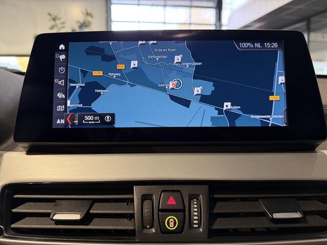 BMW X1 xDrive25e High Executive Sportline | Black edition | Panorama | HUD | Stoelverwarming