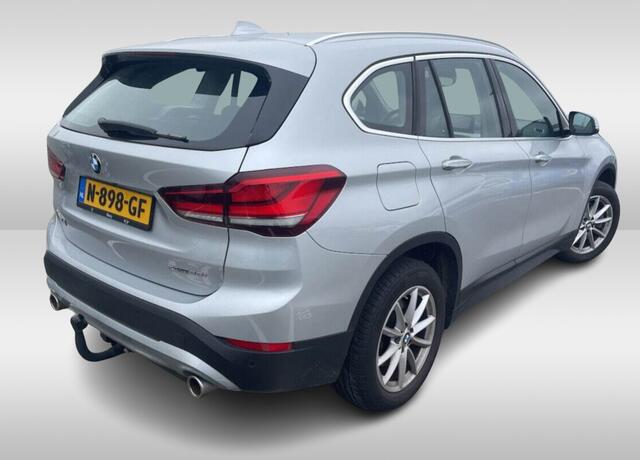 BMW X1 sDrive20i Business Edition (179PK) 1e-Eig. & -Onderh. Trekhaak. BOVAG-Garantie. NL-Auto.