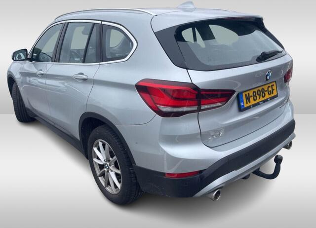 BMW X1 sDrive20i Business Edition (179PK) 1e-Eig. & -Onderh. Trekhaak. BOVAG-Garantie. NL-Auto.
